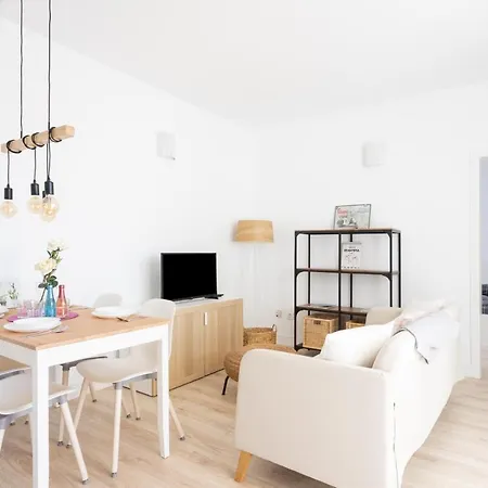 Apartment Home2book Cozy White Wood Apartment, Pool&terrace *